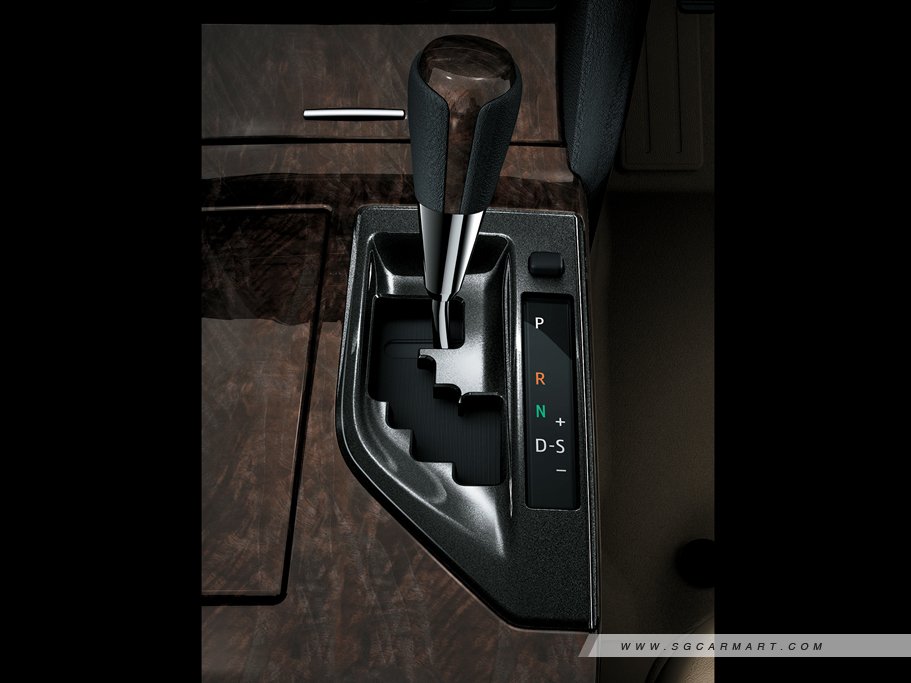 https://i.i-sgcm.com/new_cars/cars/11979/11979_g8