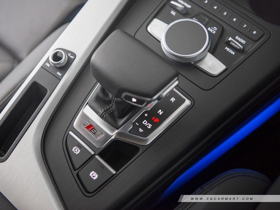 https://i.i-sgcm.com/new_cars/cars/11988/11988_g41