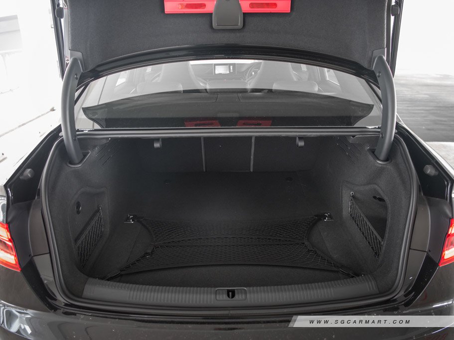 https://i.i-sgcm.com/new_cars/cars/11988/11988_g44