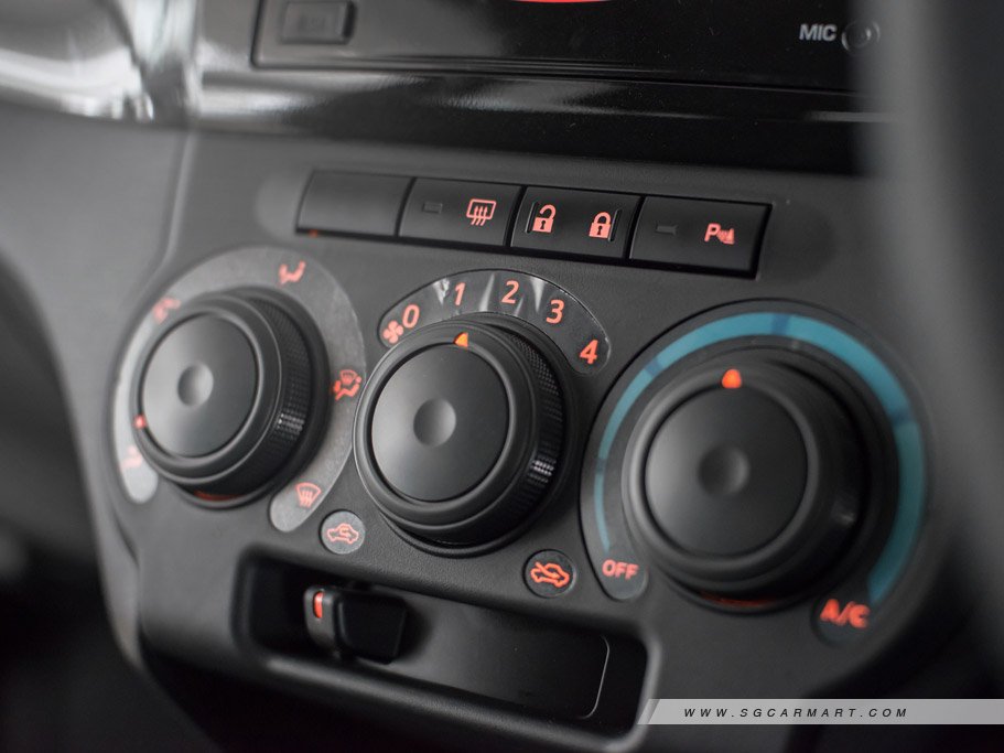 https://i.i-sgcm.com/new_cars/cars/12007/12007_g37