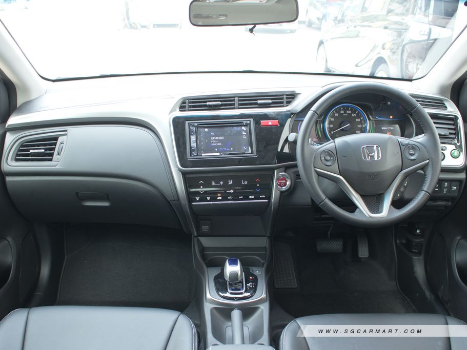 New Honda Grace Hybrid Photos, Photo Gallery - sgCarMart