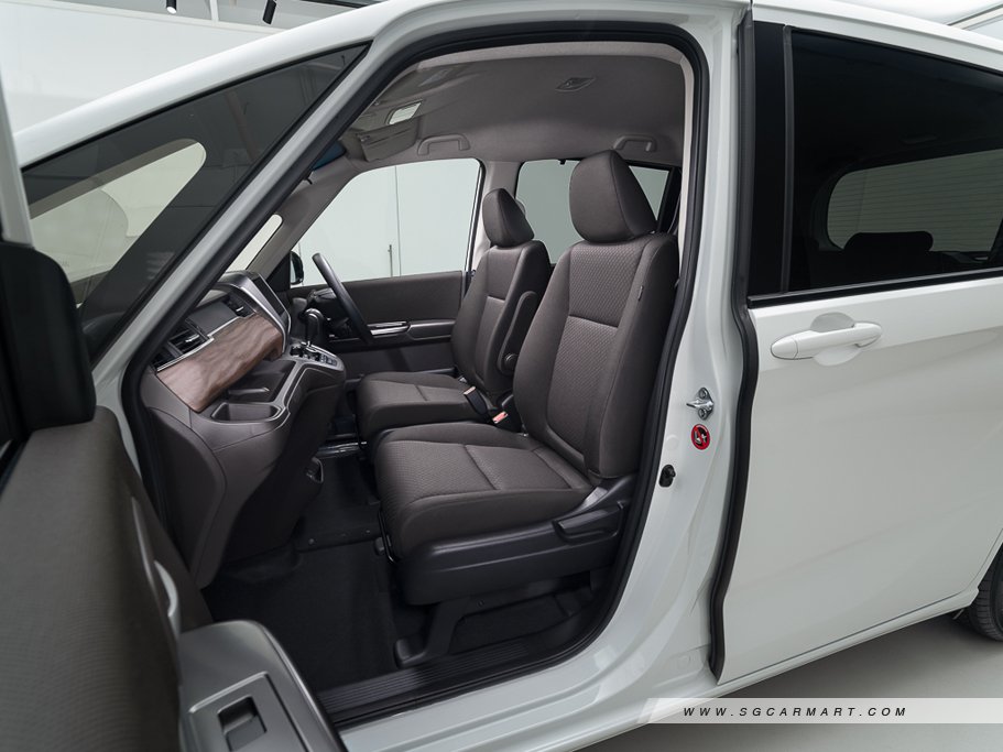 New Honda Freed Photos, Photo Gallery - Sgcarmart