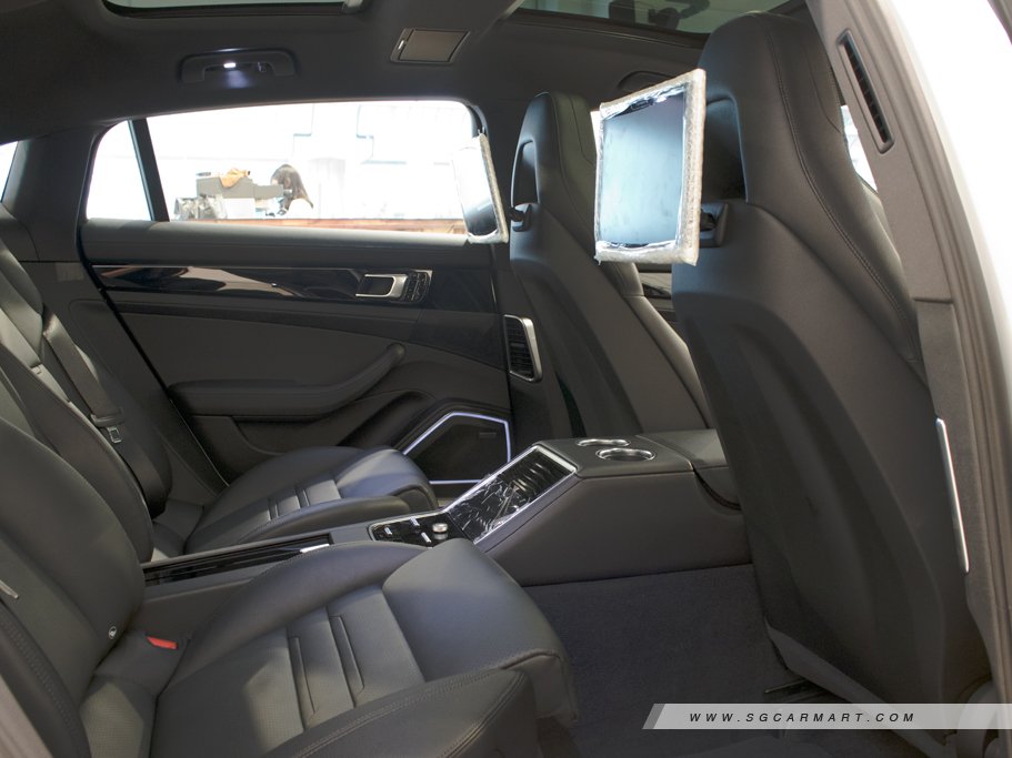 https://i.i-sgcm.com/new_cars/cars/12012/12012_g10