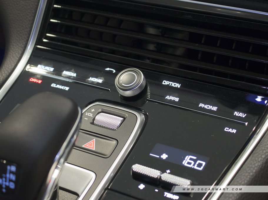 https://i.i-sgcm.com/new_cars/cars/12012/12012_g16
