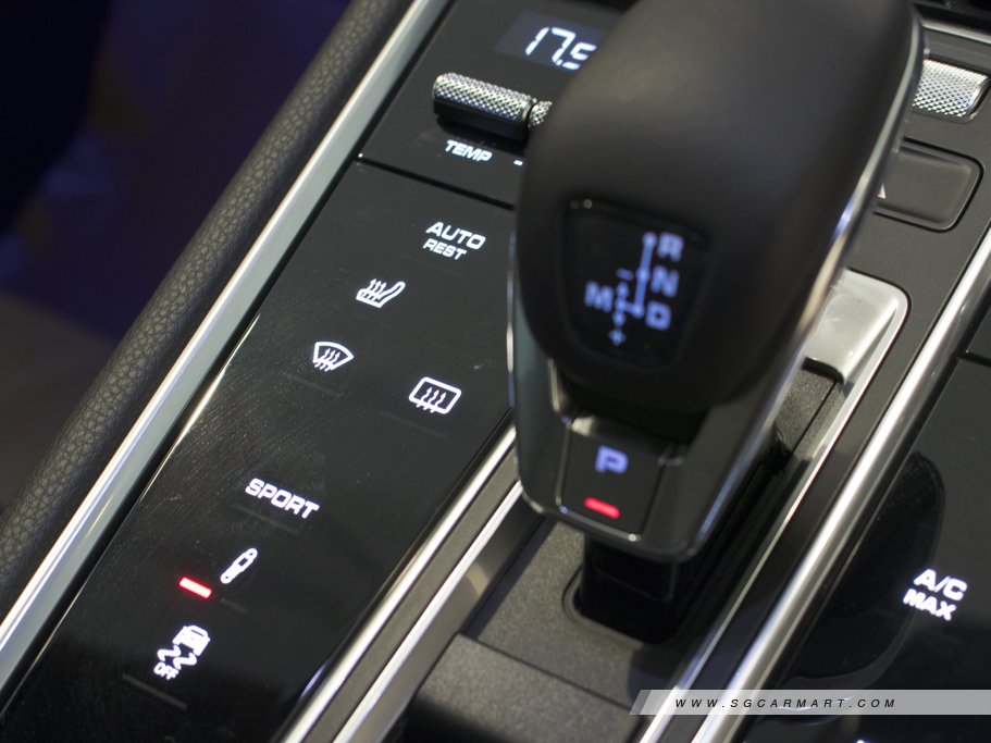 https://i.i-sgcm.com/new_cars/cars/12012/12012_g19