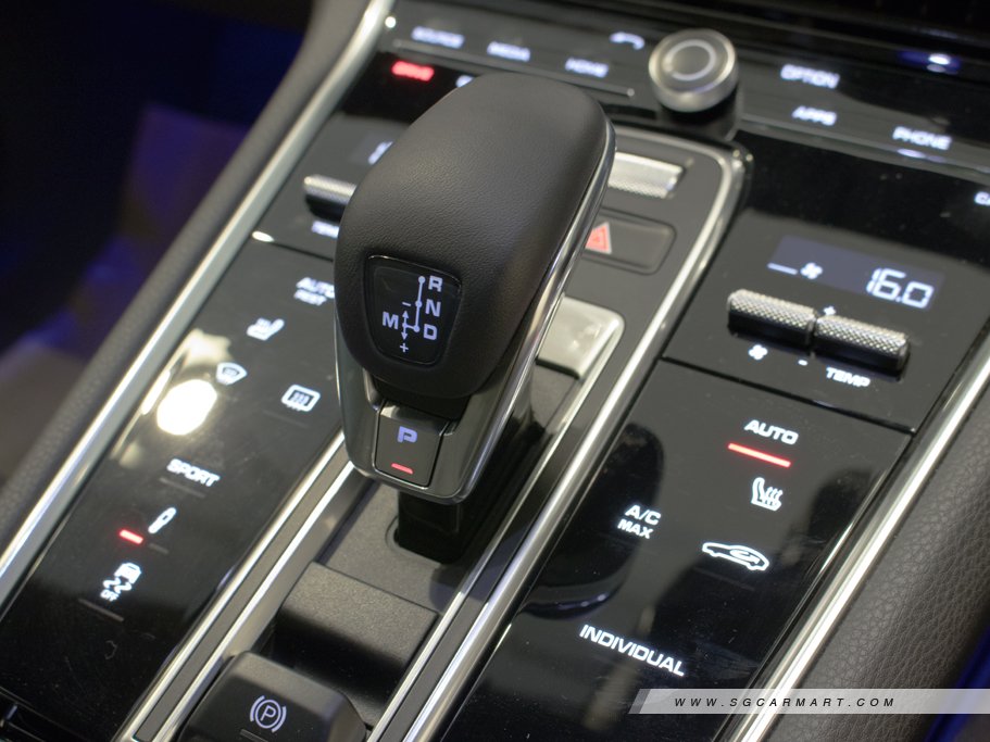 https://i.i-sgcm.com/new_cars/cars/12012/12012_g20