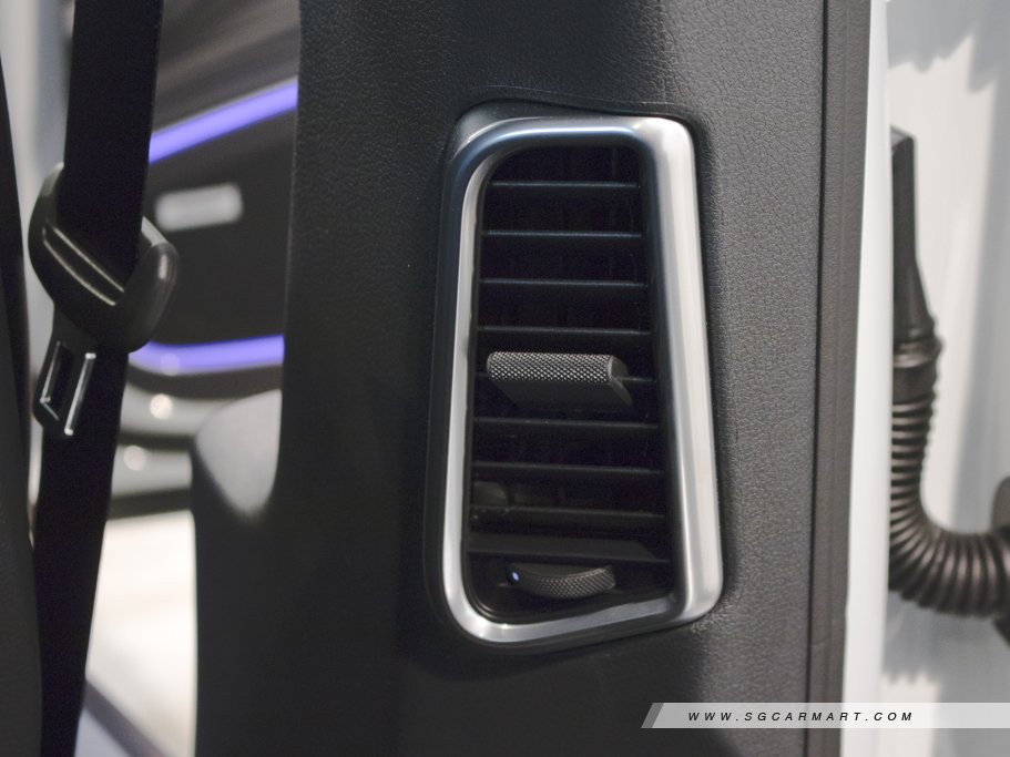 https://i.i-sgcm.com/new_cars/cars/12012/12012_g23