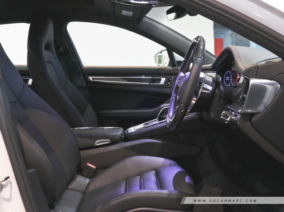 https://i.i-sgcm.com/new_cars/cars/12012/12012_g37