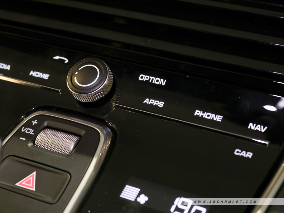 https://i.i-sgcm.com/new_cars/cars/12012/12012_g46
