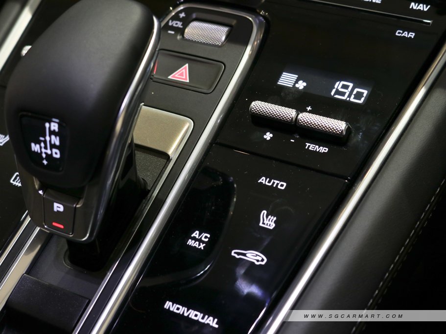 https://i.i-sgcm.com/new_cars/cars/12012/12012_g48