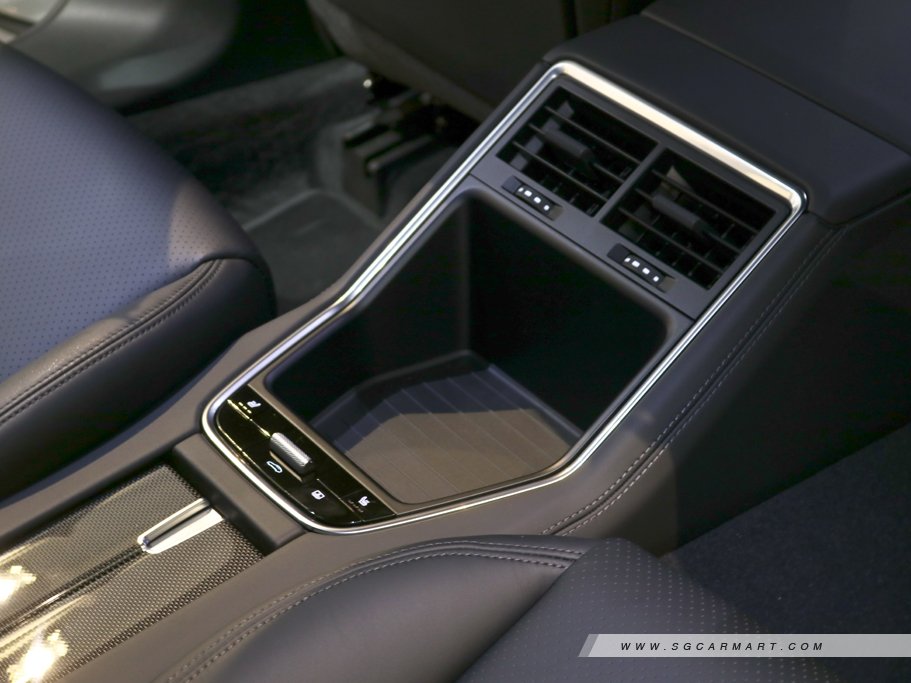 https://i.i-sgcm.com/new_cars/cars/12012/12012_g52