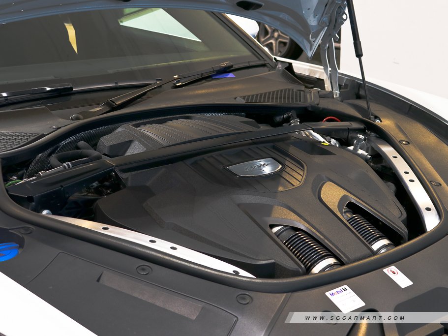 https://i.i-sgcm.com/new_cars/cars/12012/12012_g56