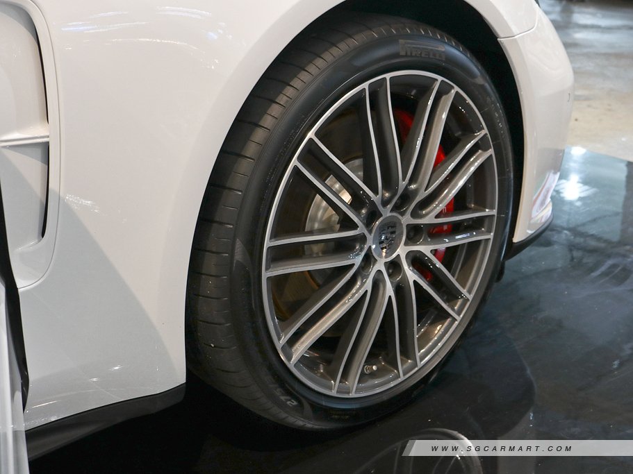 https://i.i-sgcm.com/new_cars/cars/12012/12012_g62