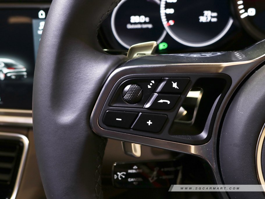 https://i.i-sgcm.com/new_cars/cars/12012/12012_g70