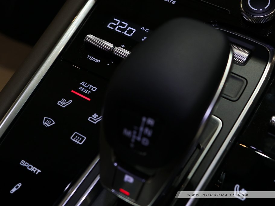 https://i.i-sgcm.com/new_cars/cars/12012/12012_g74