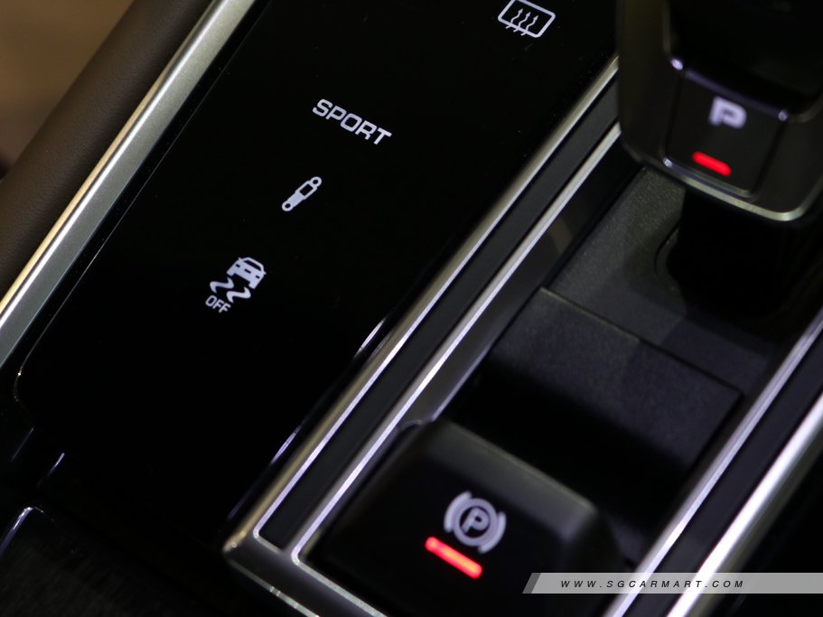 https://i.i-sgcm.com/new_cars/cars/12012/12012_g76
