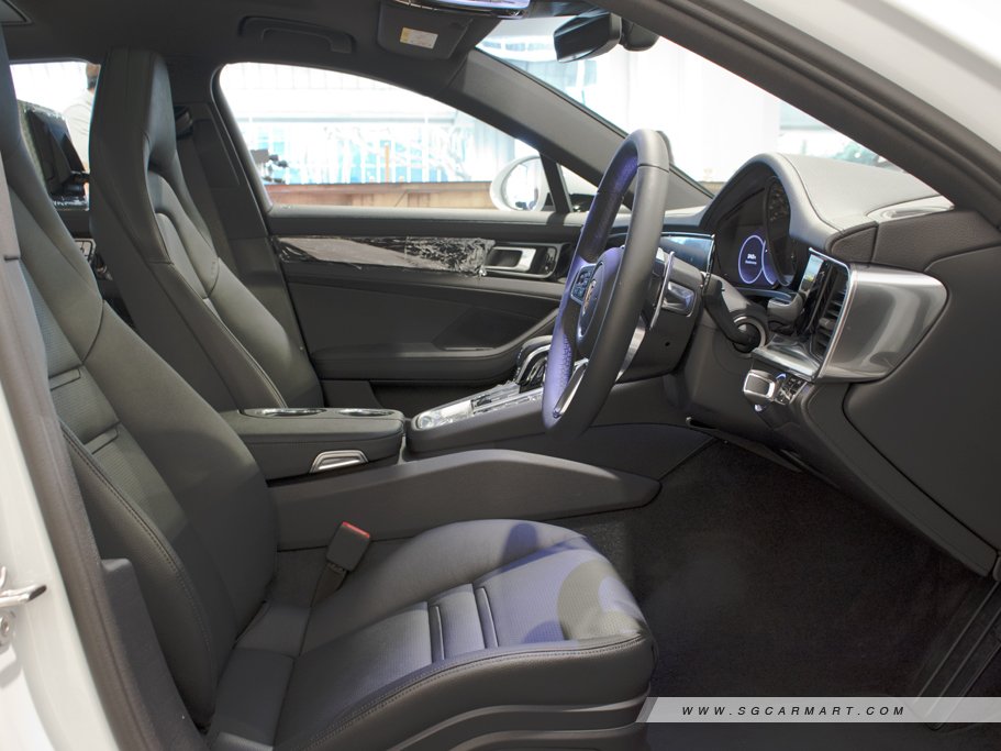 https://i.i-sgcm.com/new_cars/cars/12012/12012_g9