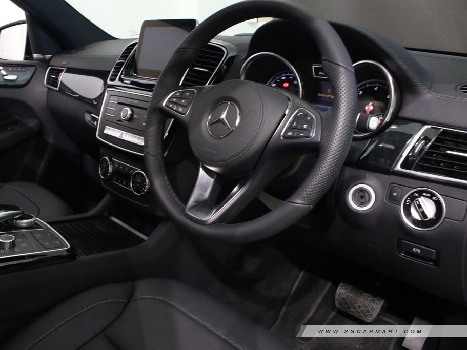 https://i.i-sgcm.com/new_cars/cars/12021/12021_g10