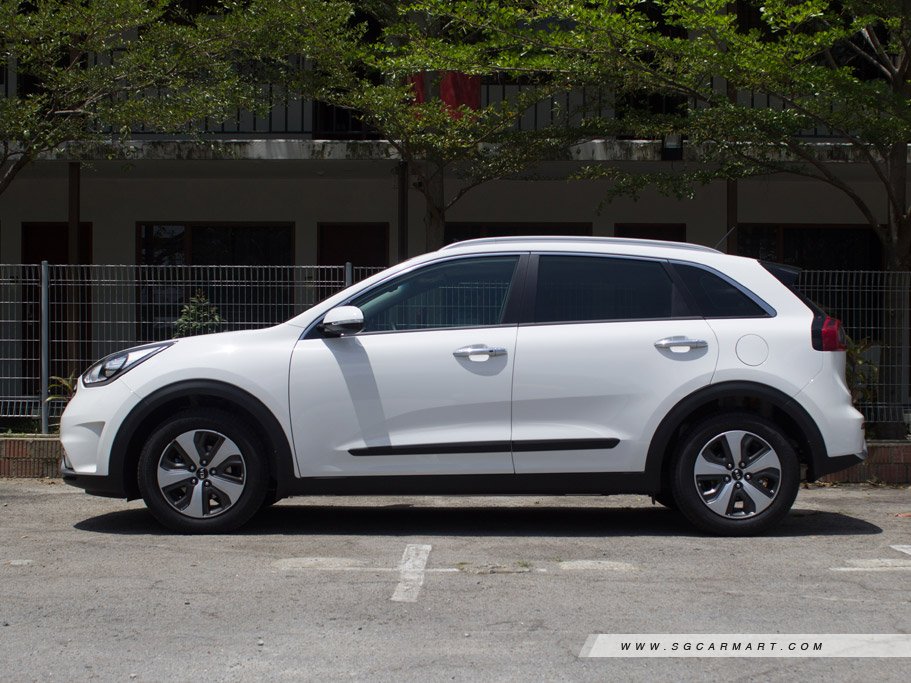 https://i.i-sgcm.com/new_cars/cars/12023/12023_g17