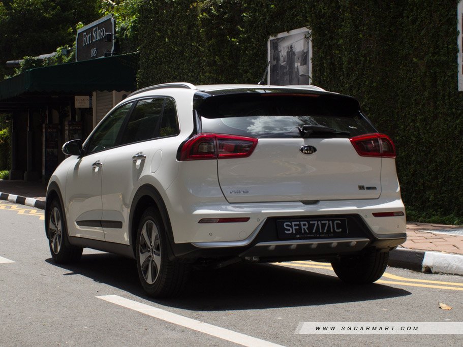 https://i.i-sgcm.com/new_cars/cars/12023/12023_g18
