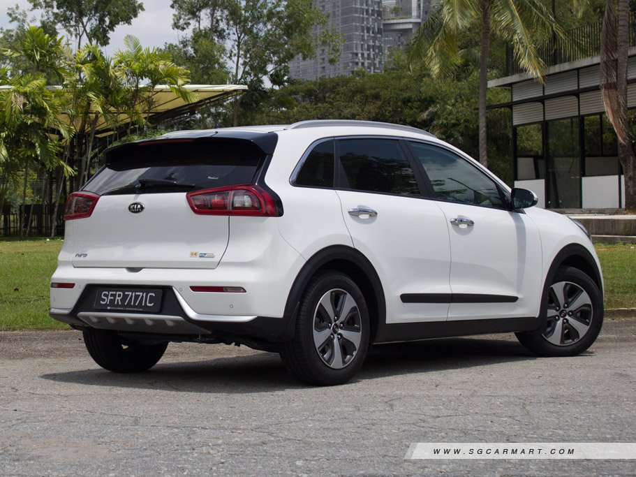 https://i.i-sgcm.com/new_cars/cars/12023/12023_g19