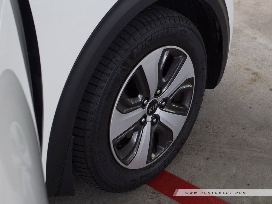 https://i.i-sgcm.com/new_cars/cars/12023/12023_g21