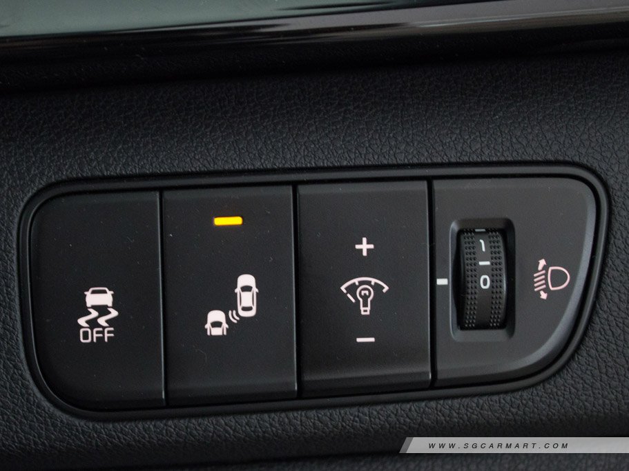 https://i.i-sgcm.com/new_cars/cars/12023/12023_g33