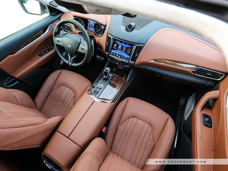 https://i.i-sgcm.com/new_cars/cars/12030/12030_g59
