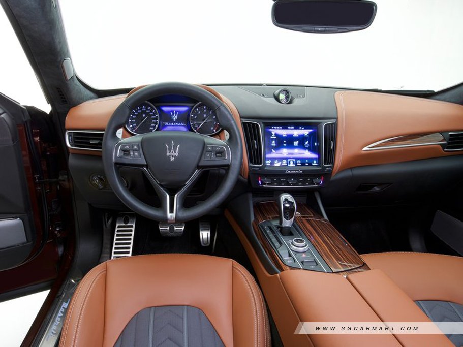 https://i.i-sgcm.com/new_cars/cars/12030/12030_g61