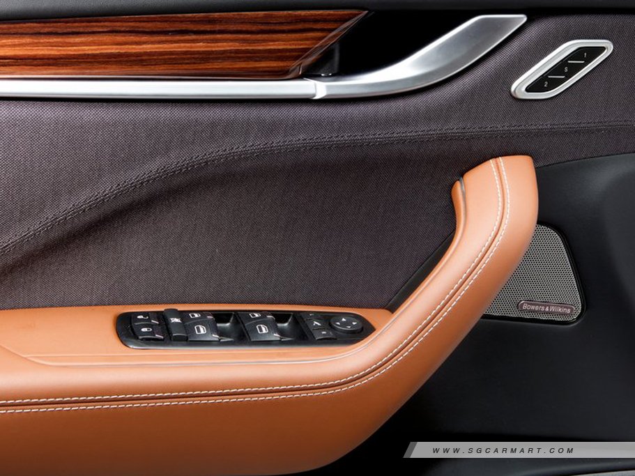 https://i.i-sgcm.com/new_cars/cars/12030/12030_g66