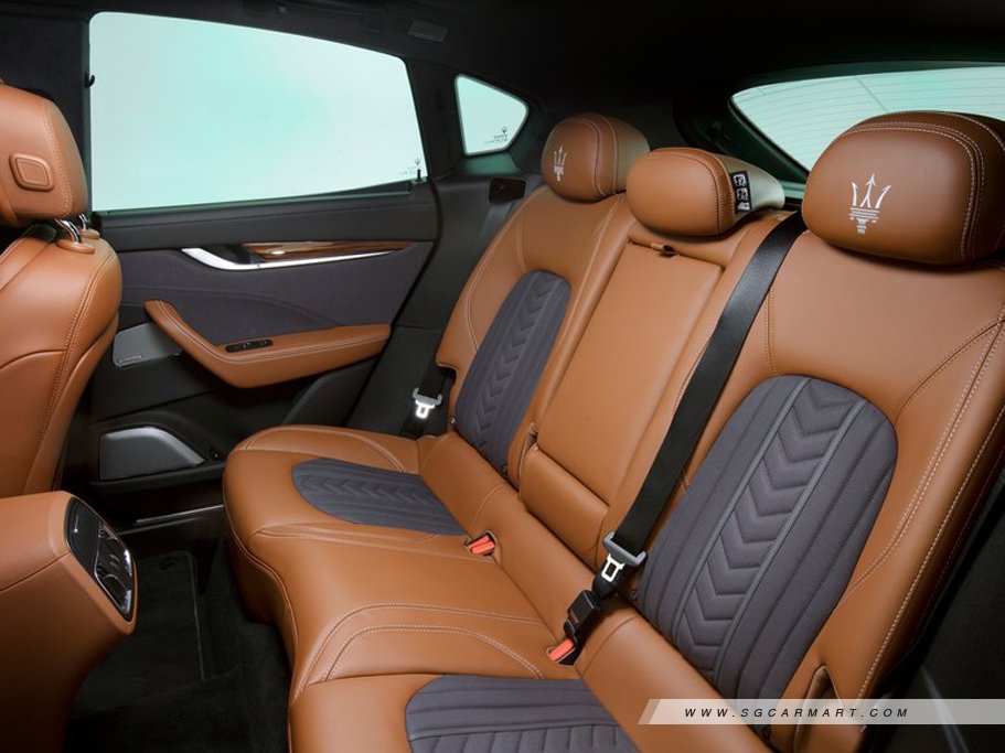 https://i.i-sgcm.com/new_cars/cars/12030/12030_g67
