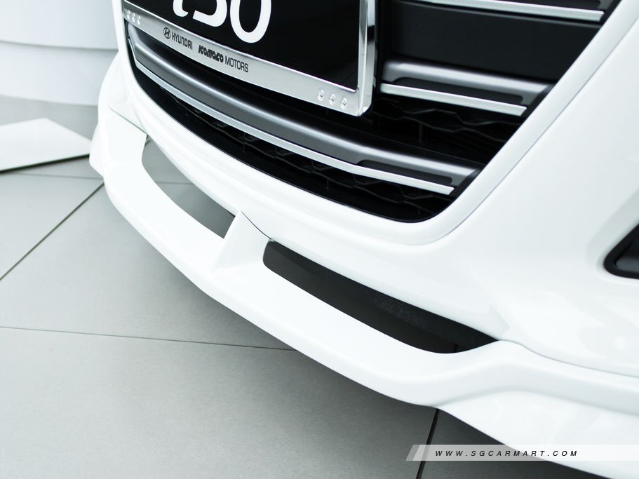 https://i.i-sgcm.com/new_cars/cars/12039/12039_g23