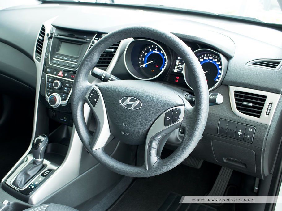 https://i.i-sgcm.com/new_cars/cars/12039/12039_g30