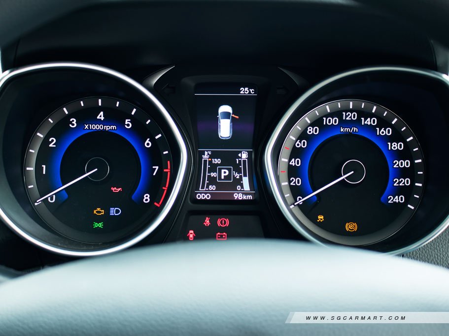 https://i.i-sgcm.com/new_cars/cars/12039/12039_g32