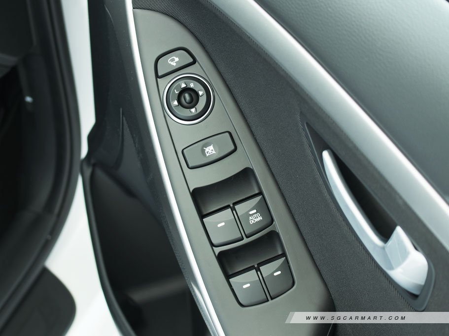 https://i.i-sgcm.com/new_cars/cars/12039/12039_g38