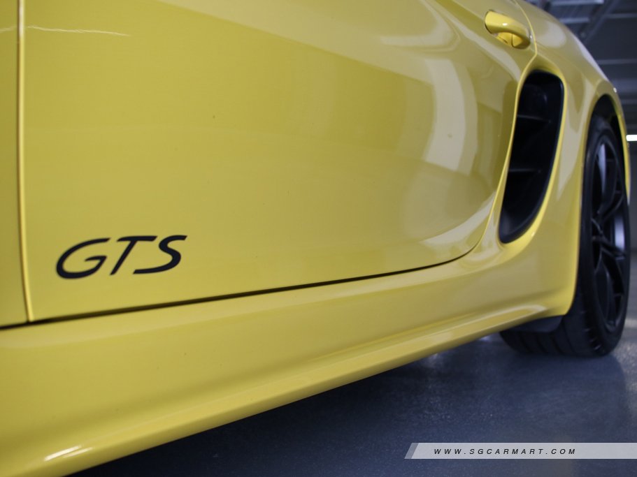https://i.i-sgcm.com/new_cars/cars/12040/12040_g11