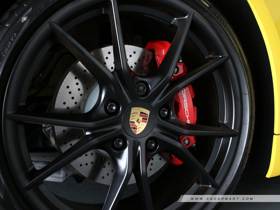 https://i.i-sgcm.com/new_cars/cars/12040/12040_g12