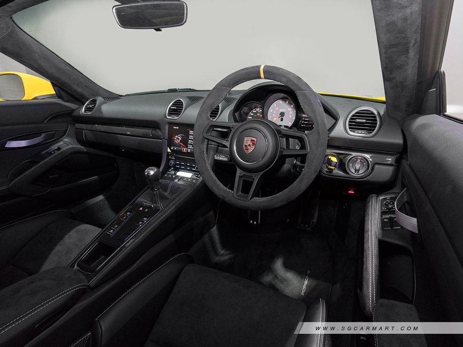 https://i.i-sgcm.com/new_cars/cars/12040/12040_g44