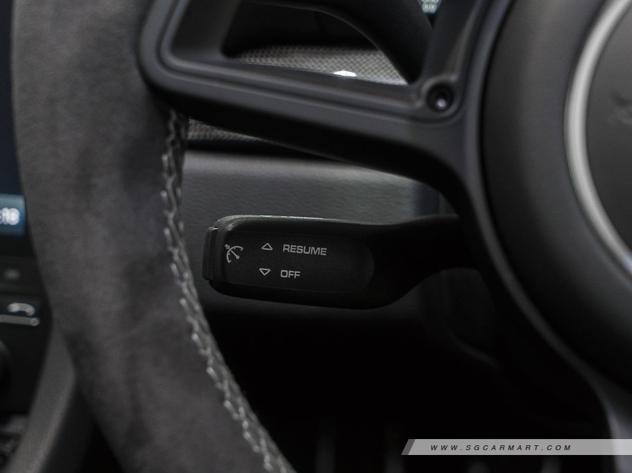 https://i.i-sgcm.com/new_cars/cars/12040/12040_g49