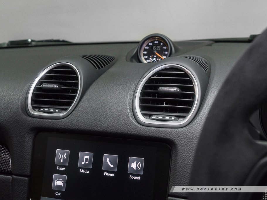 https://i.i-sgcm.com/new_cars/cars/12040/12040_g52
