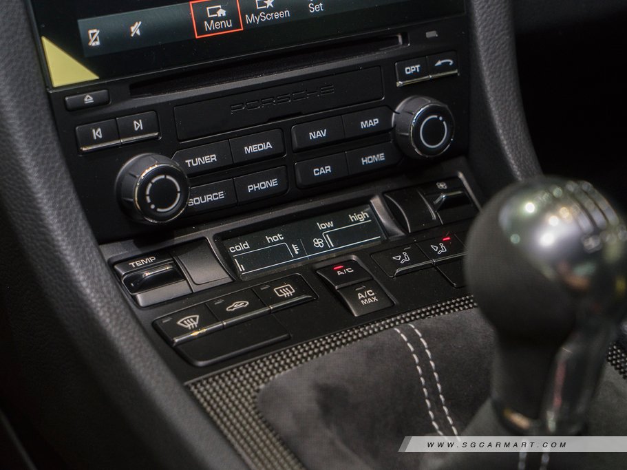 https://i.i-sgcm.com/new_cars/cars/12040/12040_g56