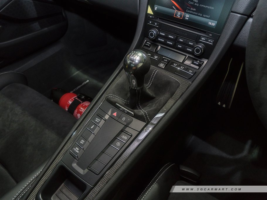 https://i.i-sgcm.com/new_cars/cars/12040/12040_g59