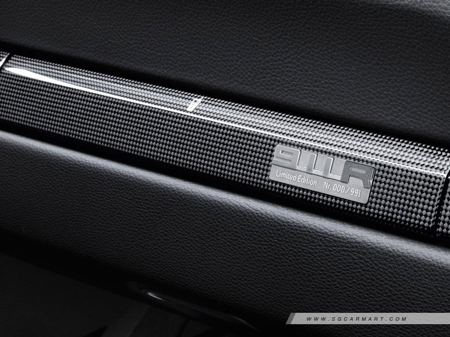 https://i.i-sgcm.com/new_cars/cars/12044/12044_g12