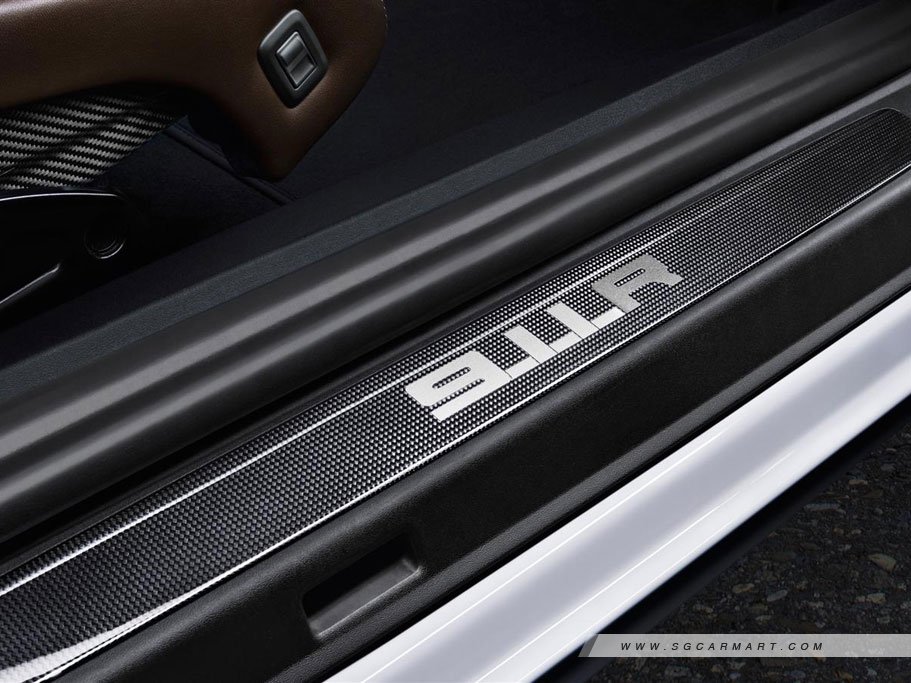 https://i.i-sgcm.com/new_cars/cars/12044/12044_g13