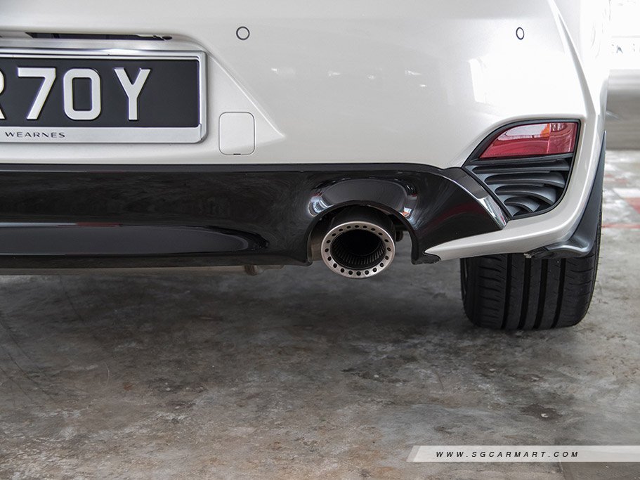 https://i.i-sgcm.com/new_cars/cars/12045/12045_g23