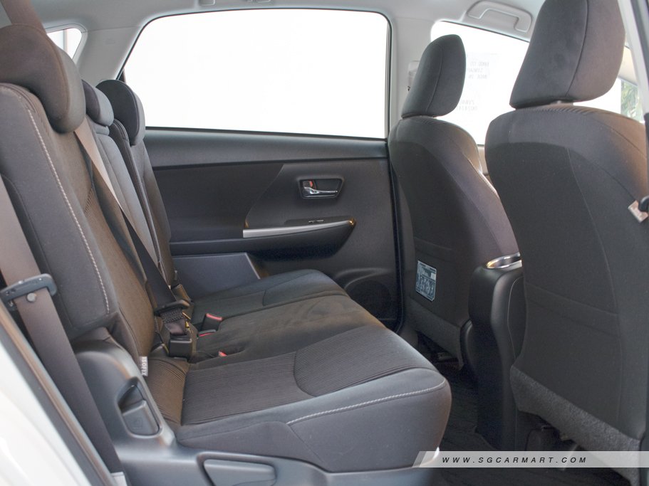 https://i.i-sgcm.com/new_cars/cars/12046/12046_g11