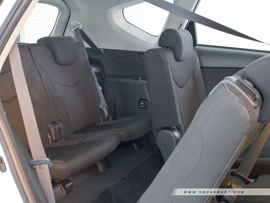 https://i.i-sgcm.com/new_cars/cars/12046/12046_g12