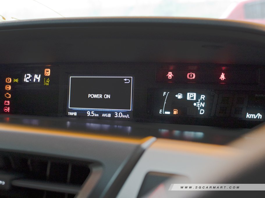 https://i.i-sgcm.com/new_cars/cars/12046/12046_g15
