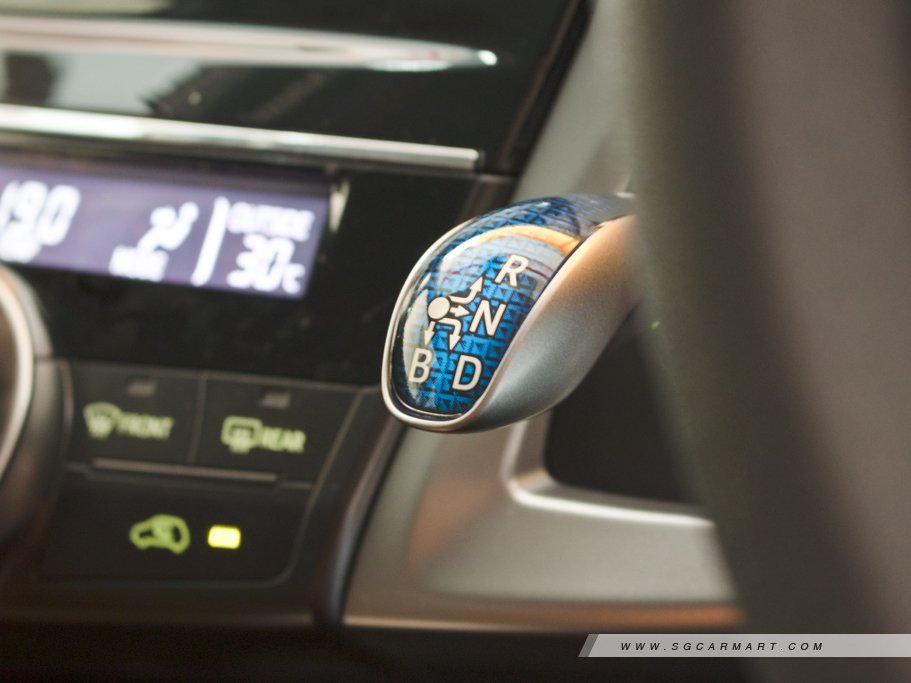 https://i.i-sgcm.com/new_cars/cars/12046/12046_g17