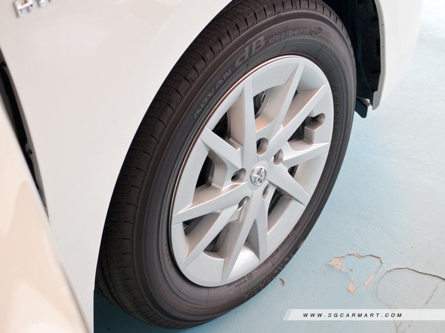 https://i.i-sgcm.com/new_cars/cars/12046/12046_g7